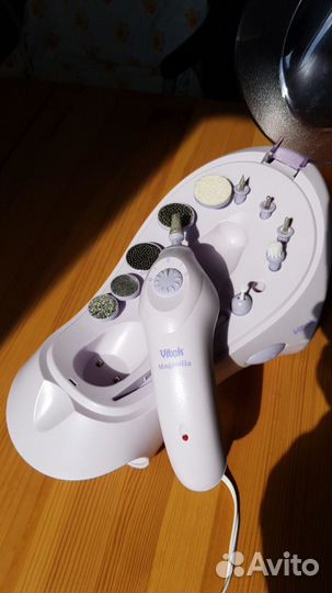 Маникюрный/педикюрный набор c сушкой Vitek VT-2201
