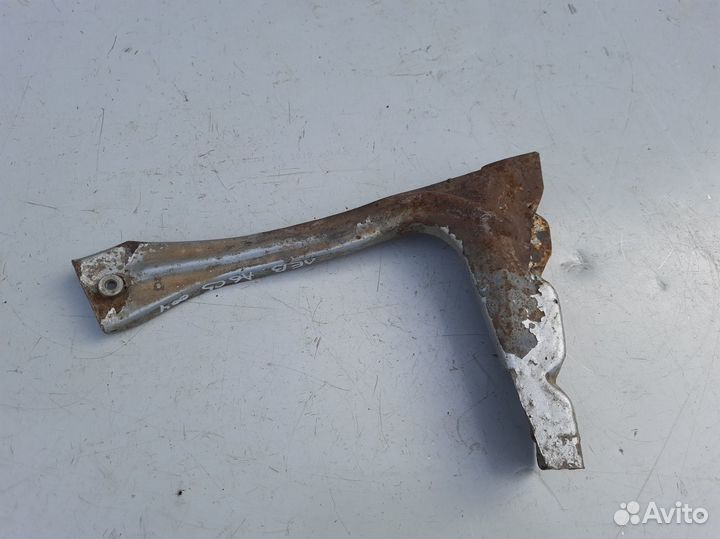 Кронштейн крыла левый нижний Audi A6 C5