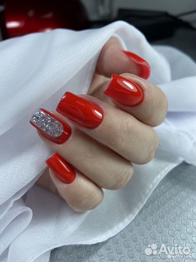 Маникюр, педикюр, наращивание ногтей