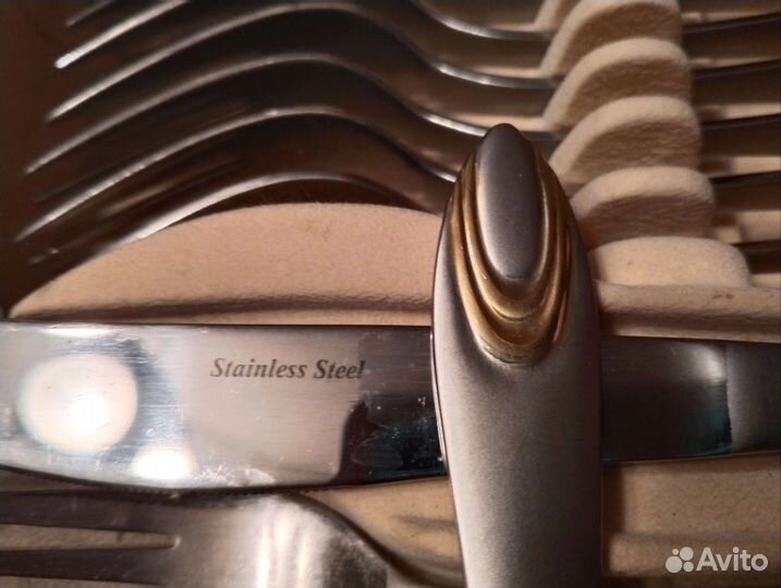 Набор столовых приборов на 12 персон