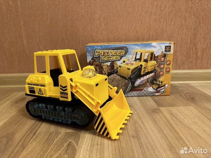 Машинка-Бульдозер Pioneer Series