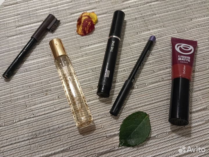 Косметика пакетом подводка духи блеск для губ