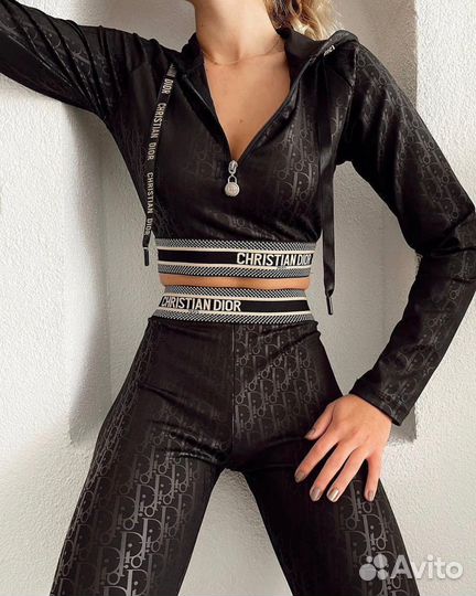 Спортивный костюм