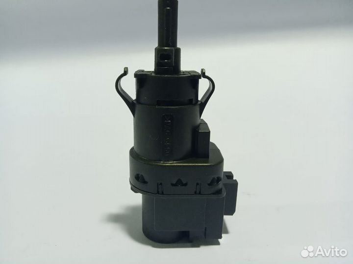 Выключатель стоп-сигналов