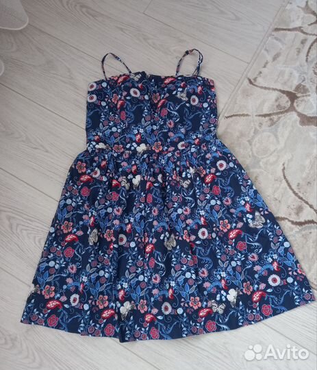 Платья на девочку на р.152-158 р.38-42