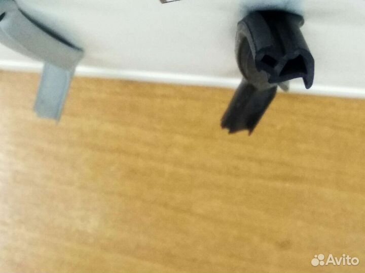 Резиновый уплотнитель окон, двери