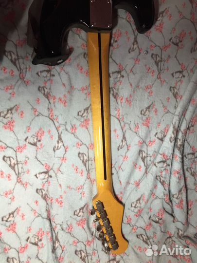 Электрогитара