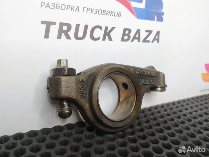 1438752 Рокер впускной