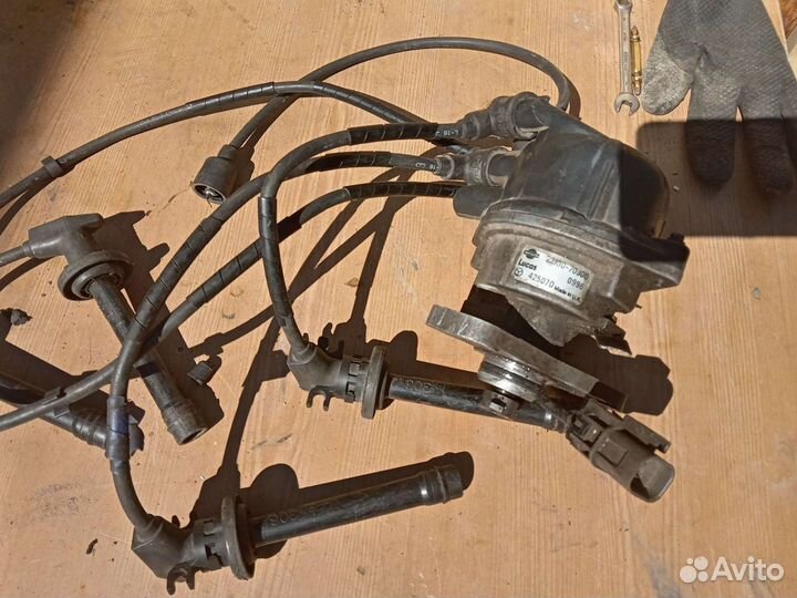 Трамблер на Ниссан примера р 10