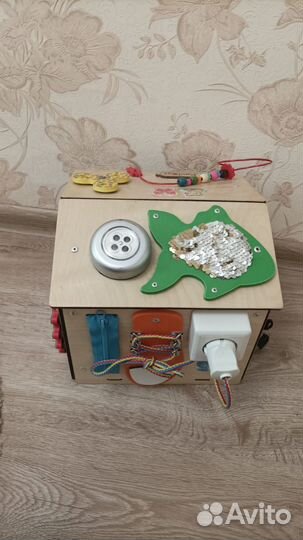 Бизиборд домик