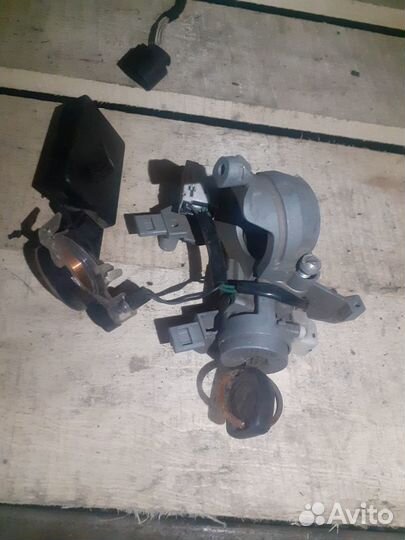 Замок зажигания Митсубиси Лансер 10 Mitsubishi