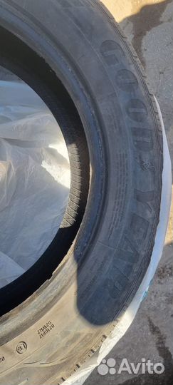 Goodyear EfficientGrip 215/60 R17