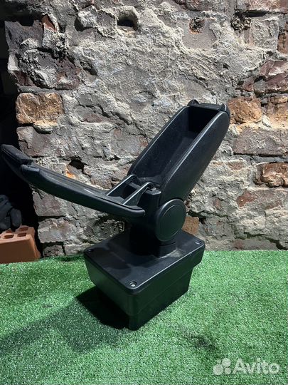 Подлокотник вставной для Skoda Octavia A7