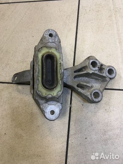 Подушка коробки передач левая Opel Astra J