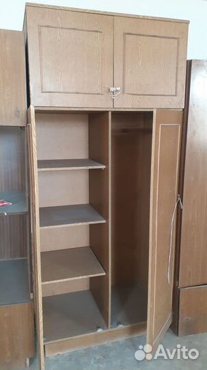 Шкаф