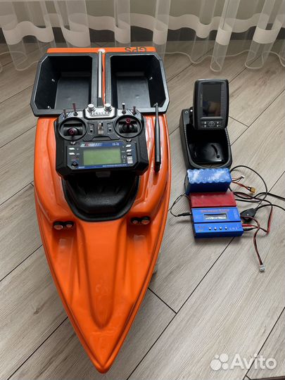 Прикормочный кораблик с gps и эхолотом