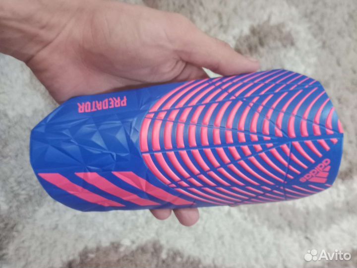 Футбольные щитки