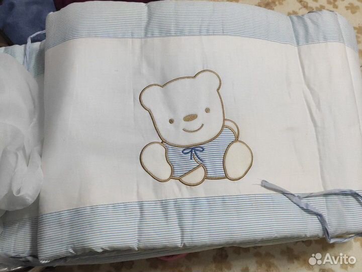 Комплект на кроватку детскую