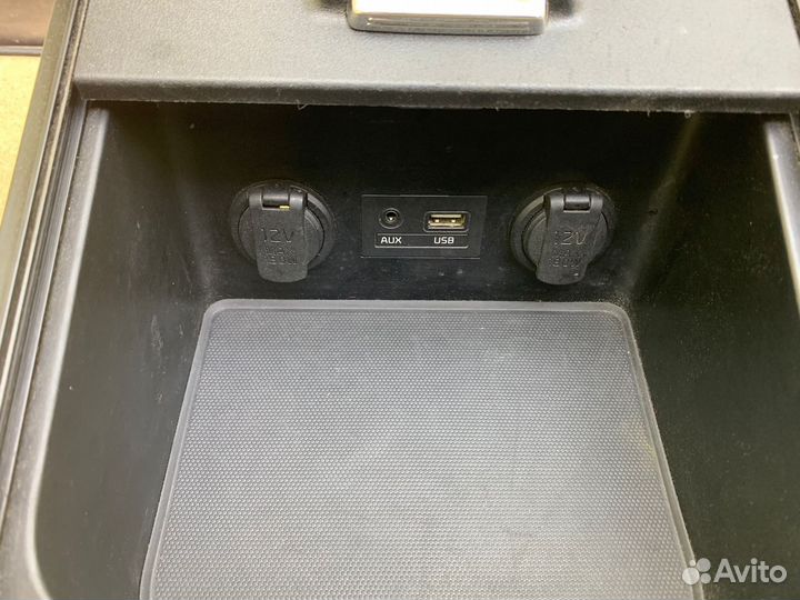 Ящик центральной консоли блок USB Кия Церато 3 YD