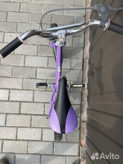 Велосипед детский 12 радиус + 2доп колеса