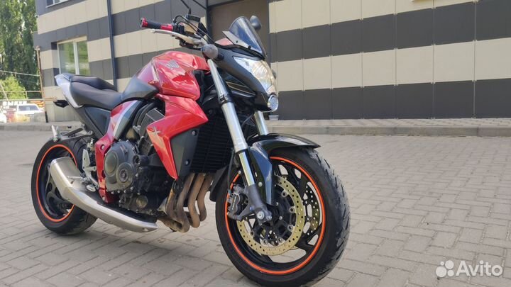 Honda cb1000r