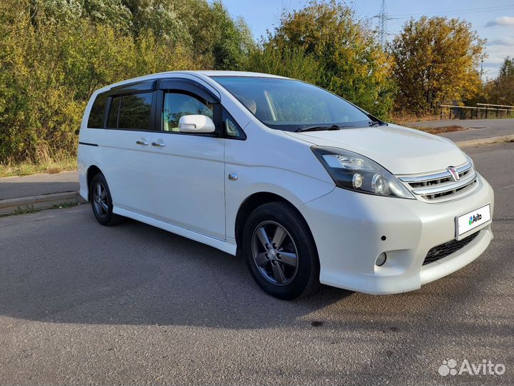 Toyota Isis 1.8 CVT, 2010, 230 000 км