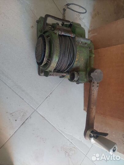 Лебедка электрическая автомобильная