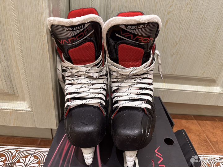 Хоккейные коньки bauer x2.5