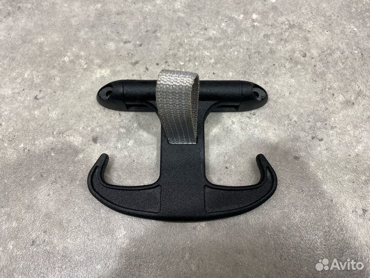 Крючок крепежный Skoda Octavia 2 (A5) 1Z3 2008