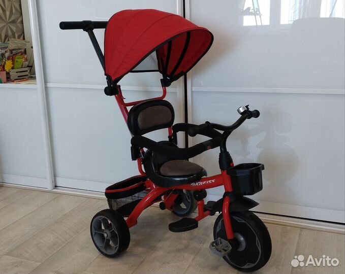 Трёхколёсный велосипед с родительской ручкой