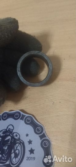 Обоима подшипника вторичного вала на восход