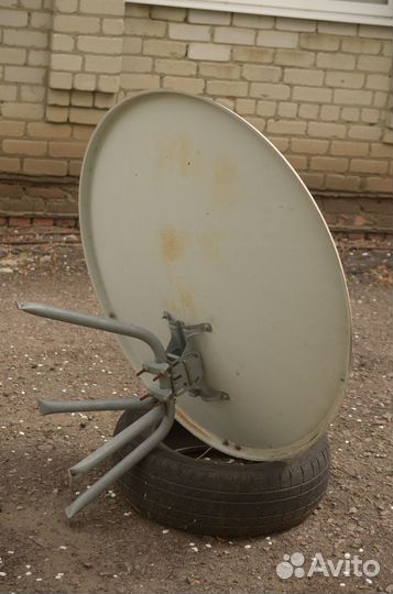 Спутниковая тарелка