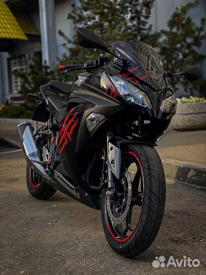 Мотоцикл ninja 300