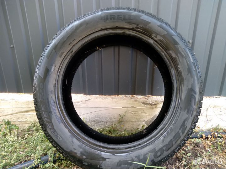 Pirelli Ice Zero 235/55 R19