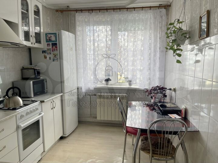 2-к. квартира, 50 м², 6/9 эт.