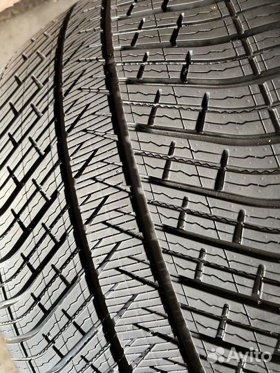 Michelin Pilot Alpin 5 275/40 R21 и 305/35 R21 V