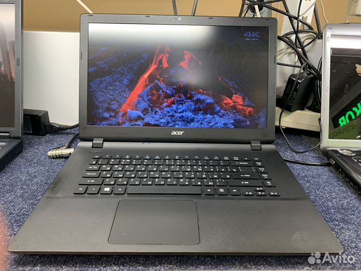 Ноутбук Acer ES1-522 15.6
