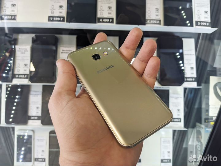 Смартфон Samsung Galaxy A3 (2017) (скупка/обмен)