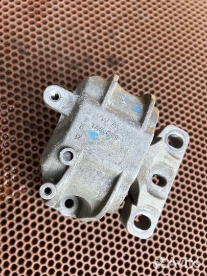 Опора двигателя VAG 1K0199262CL