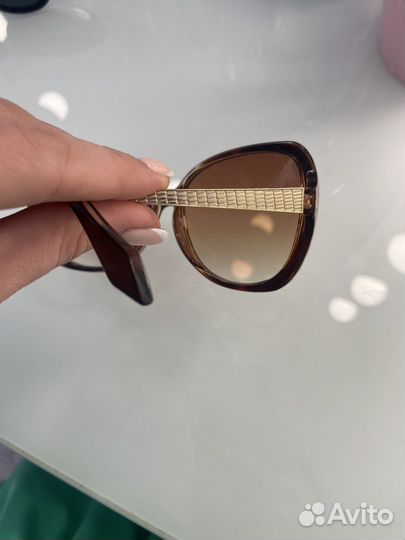 Очки солнцезащитные