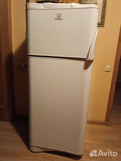 Холодильник б/у Indesit