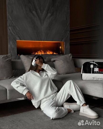 Новый спортивный костюм двойка полузамок