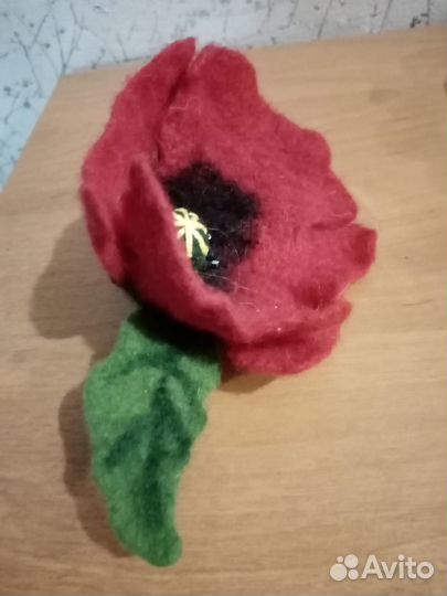 Брошь ручной работы цветок