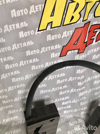 Накладка переднего крыла левого Ford Kuga 2