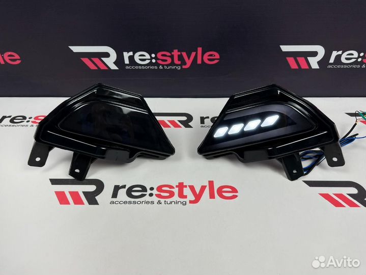 Катафоты Toyota Rav4(XA40) 2м N2235