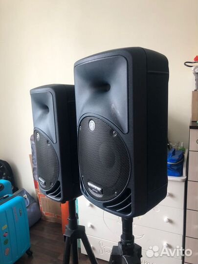 Профессиональные колонки Mackie srm 350 v2