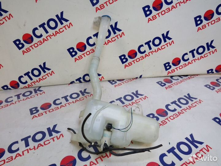 Бачок омывателя nissan elgrand E51, ME51, MNE51