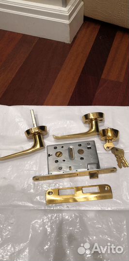 Дверной замок новый