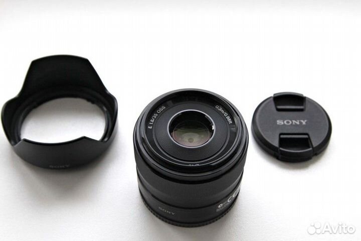 Sony E 35mm f/1.8 OSS