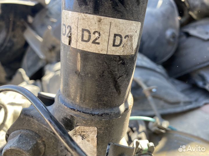 Стойка кулак диск Toyota corolla E210 передняя